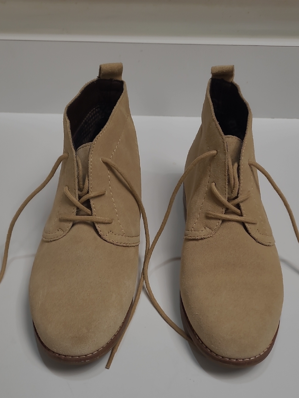 White Mountain Tan Suede Auburn Lace-Up Chukka Boots - Size 8